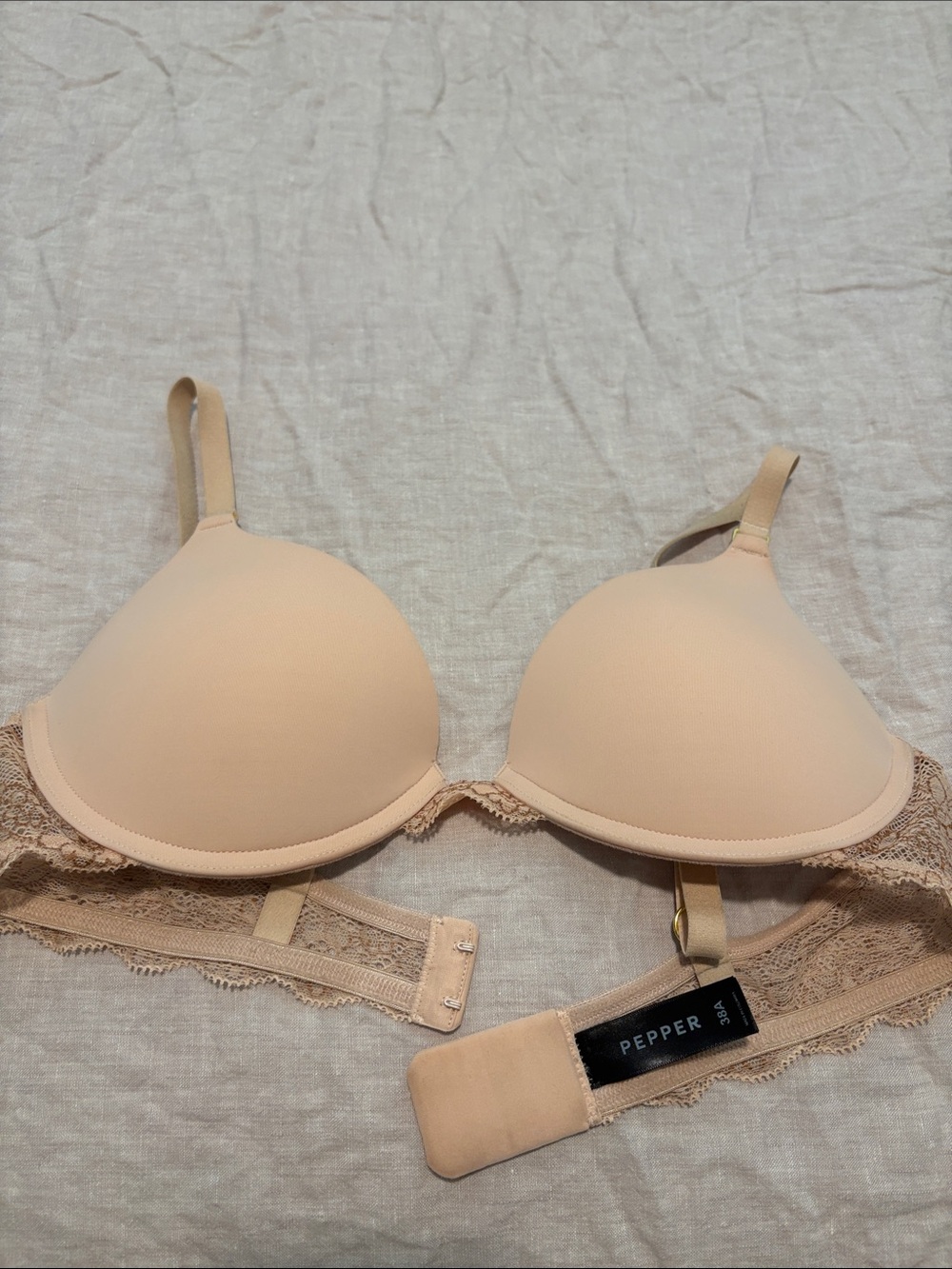 Pepper smooth lace lift up bra buff two tone